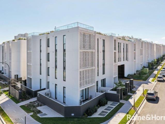 PENTHOUSE WITH A PRIVATE ROOFTOP IN THE HEART OF ROUSE HILL