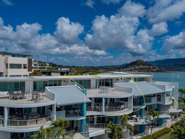 Your Own Holiday Retreat with an income Airlie Beach Penthouse