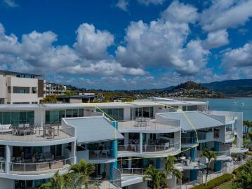 Your Own Holiday Retreat with an income Airlie Beach Penthouse