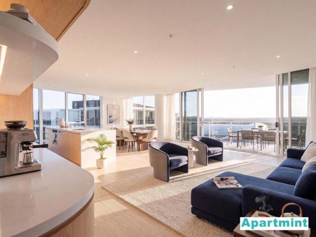 Penthouse with Butler's Pantry I 3 Bed + Media + 3 Car 2 Weeks Rent Free!