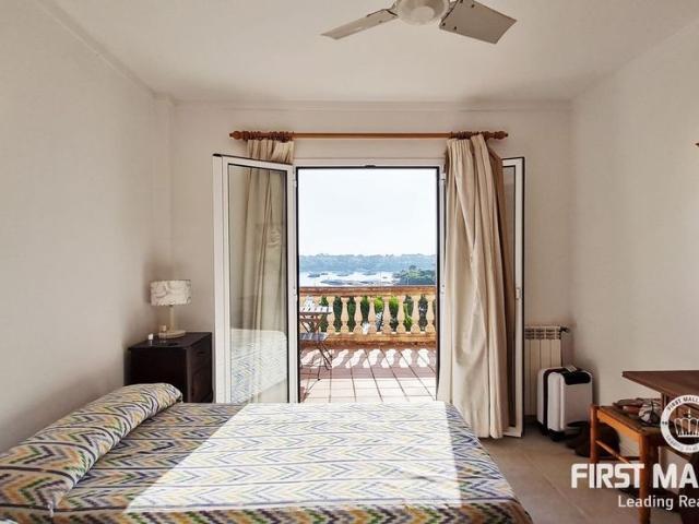 Penthouse with spectacular views and private pool in Portopetro