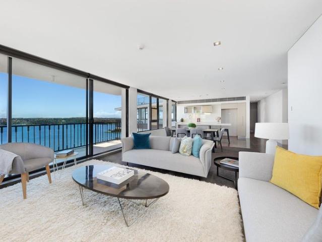 Penthouse with Spectacular Panoramic Sydney Harbour Views