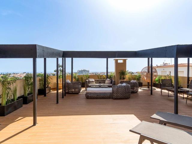 Penthouse T1+1 renovada com grande terraço privado, piscina. 57m² Albufeira e Olhos de Água