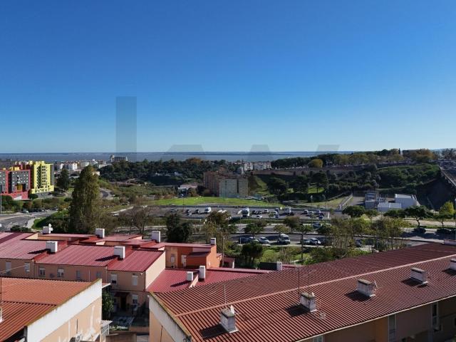 Penthouse T2 161m2 a estrear com Rooftop privado 132m2, na P. 145m² Penha De França