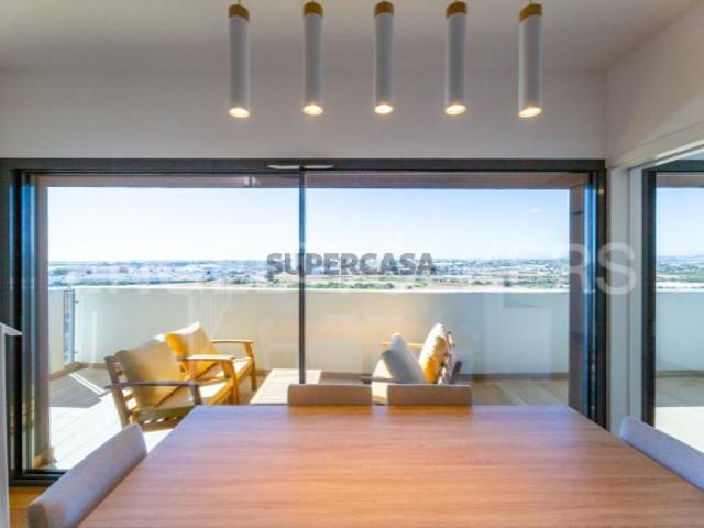 Penthouse T2 com suíte e terraço vista mar em Faro