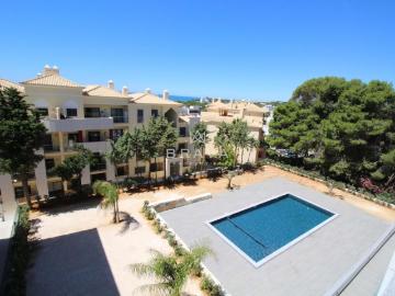 Penthouse T2 com terraço e vista mar em Olhos de Água 137m² Albufeira e olhos de água