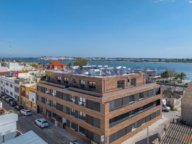 Penthouse T2 com Vista Rio e Amplas Varandas