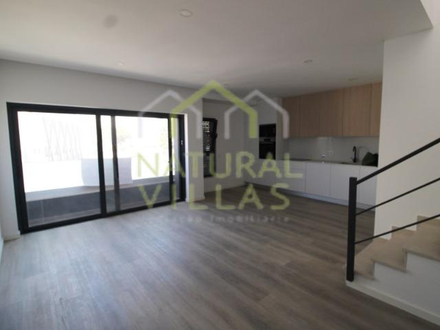 Penthouse T2 Nova com Terraço Privativo e Vista Panorâmica em Faro