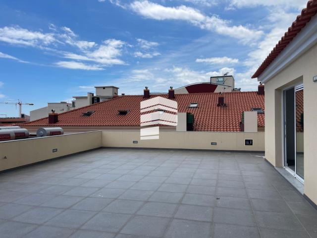 Penthouse T3+1 em construção Funchal Centro