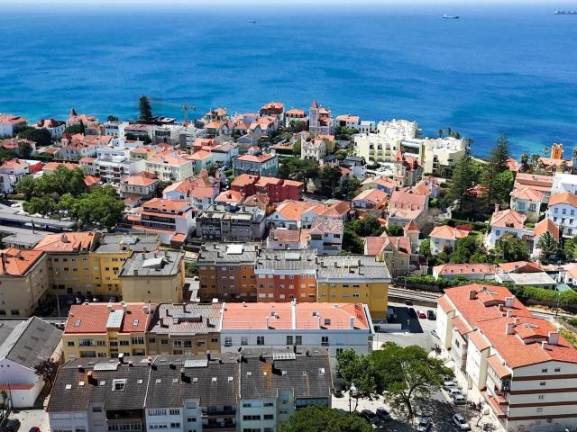 Penthouse T3 + 1 Duplex Novo Com Excelentes Acabamentos Ca. 198m² Cascais e Estoril