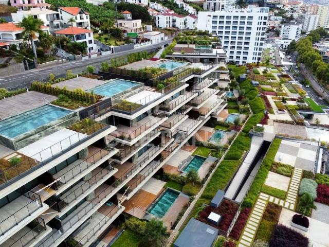 Penthouse T3 Com piscina Privada e Vista Mar 184m² São Martinho