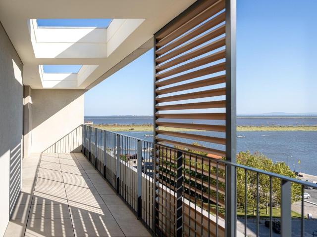 Penthouse T3 com rooftop privativo, jacuzzi e vista frontal. 200m² Póvoa de Santa Iria e Forte da Casa