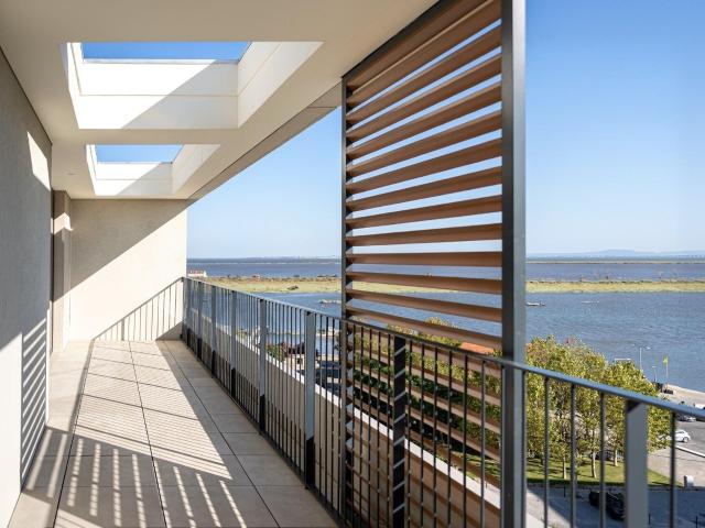 Penthouse T3 com rooftop privativo, jacuzzi e vista frontal. 200m² Póvoa de Santa Iria e Forte da Casa