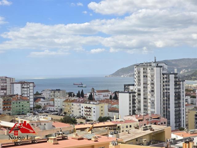 Penthouse T3 com 3 terraços com vista panorâmica em Setúbal 116m² Setúbal São Sebastião