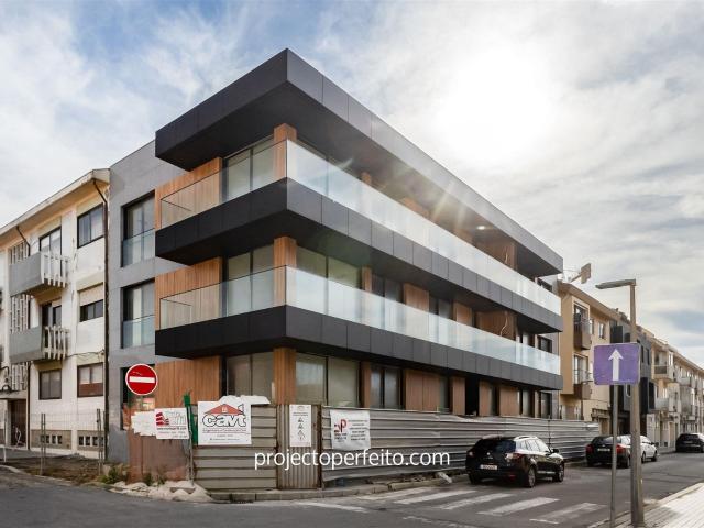Penthouse T3 duplex com fantástico terraço com vista de mar. 150m² Espinho