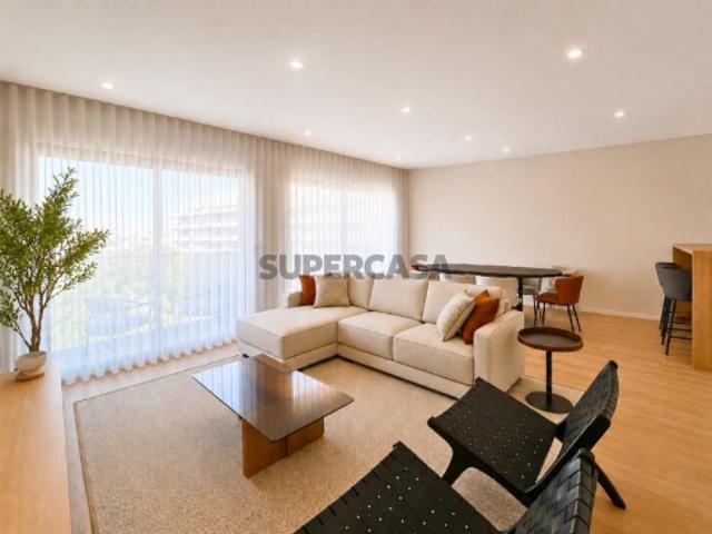 Penthouse T3 Duplex com Rooftop de 122 m², Piscina e Obra de Arte do Vhils | Costa da Caparica