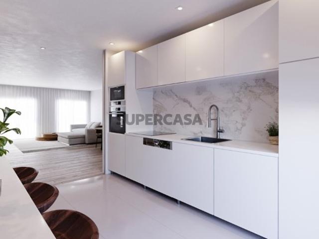Penthouse T3 inserida em novo empreendimento em Tavira