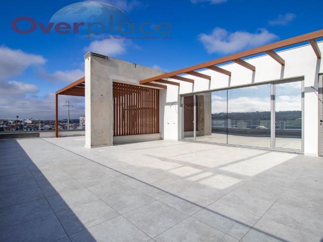 Penthouse T3 localizada no centro da Lourinhã, a escassos mi. 0m² da Lourinhã e Atalaia