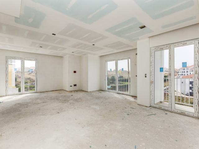 Penthouse T3, vista Mar com terraço de 185m2