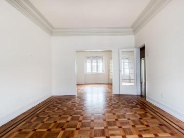 Penthouse T4+2, para recuperar, na Rua Rodrigo da Fonseca 0m² Santo António