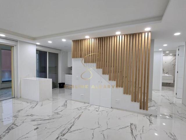 Penthouse T4 com piscina aquecida e garagem em box em Lagos. 129m² São Gonçalo de Lagos