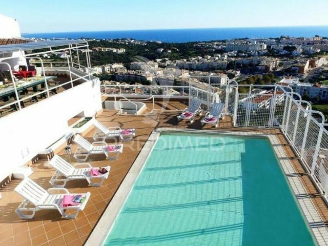 Penthouse T4 com piscina privada em Albufeira