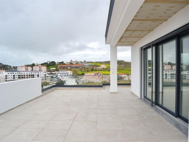 Penthouse T4 com 3 Suítes e Terraço Panorâmico na Lourinhã 198m² Da lourinhã e atalaia