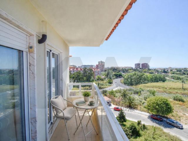 Penthouse T4 de piso inteiro com Vista Panorâmica | Carcavelos