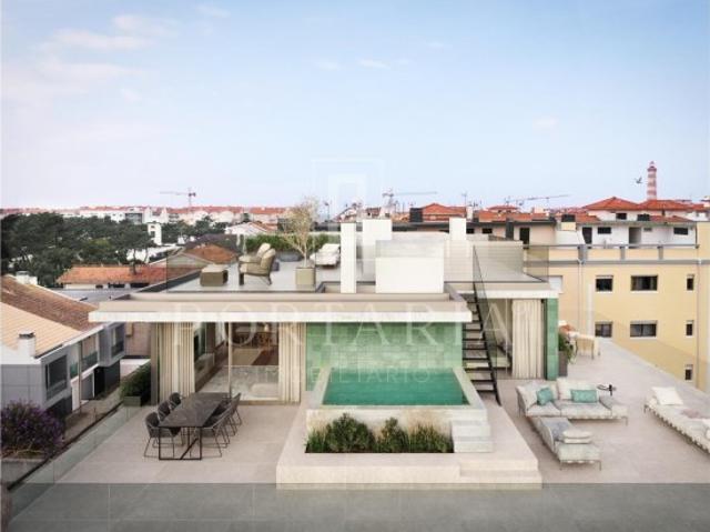Penthouse T4 duplex novo com terraço na praia da Barra