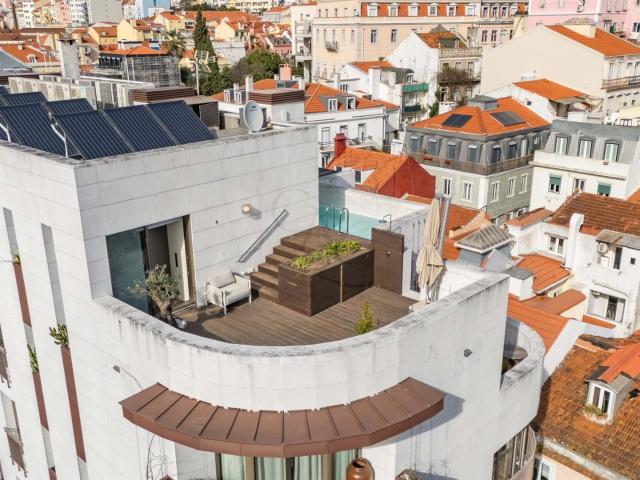Penthouse T4 Duplex com Piscina Privativa junto à Avenida da. 350m² Santo António
