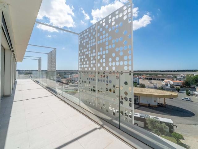 Penthouse T4 Moderna com Terraço Amplo | Atrium Lagoa, Centro de Lagoa