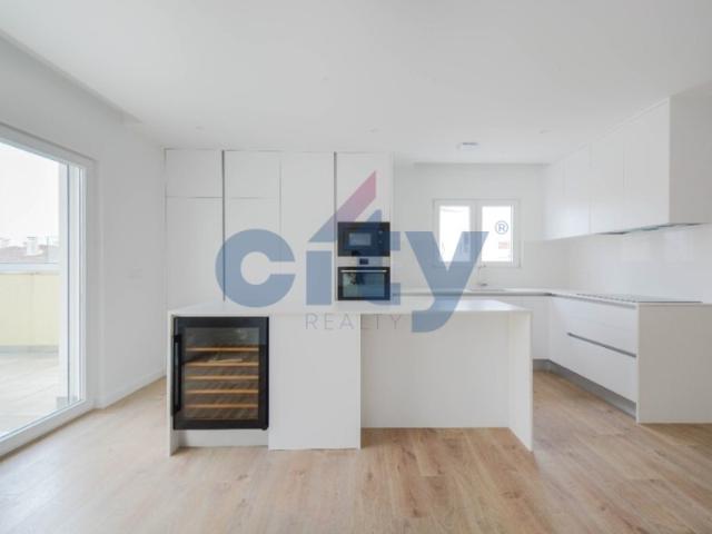 Penthouse T4 Pronto a Habitar com Garagem em Mafra