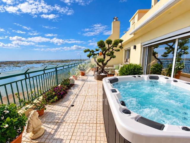 Penthouse T7 exclusiva com amplos terraços e vistas sobre a. 249m² Faro Sé e São Pedro