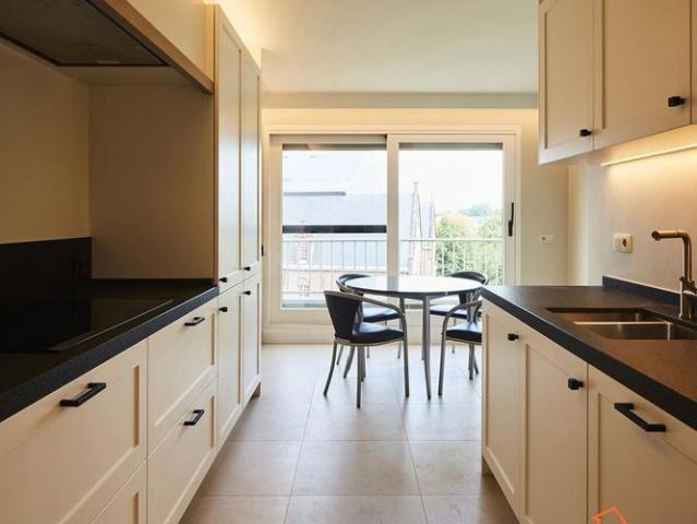 Penthouse te huur in Turnhout voor € 1.950 met 3 slaapkamers