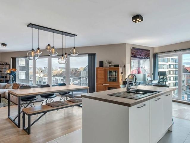 Penthouse te huur in Deinze voor € 920 met 2 slaapkamers
