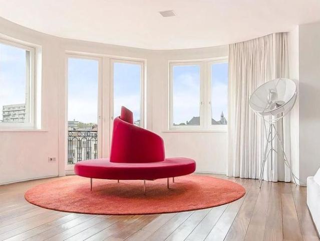 Penthouse te huur in Etterbeek voor € 7.200 met 4 slaapkamers