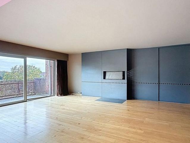 Penthouse te huur in Moeskroen voor € 1.000 met 3 slaapkamers