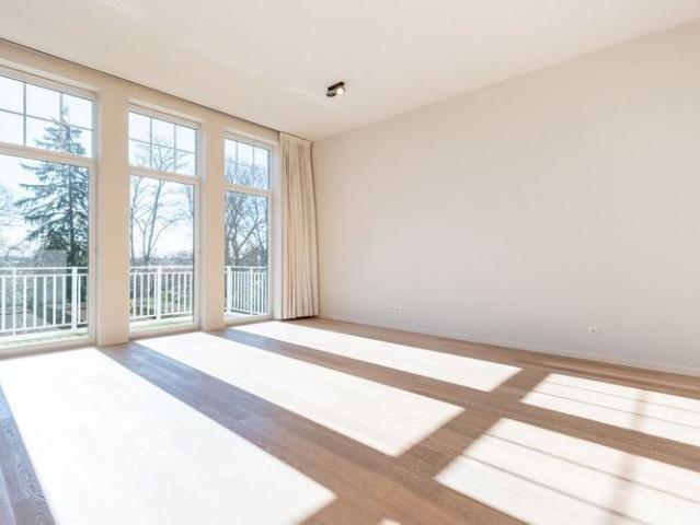 Penthouse te huur in Sint Niklaas voor € 1.275 met 2 slaapkamers