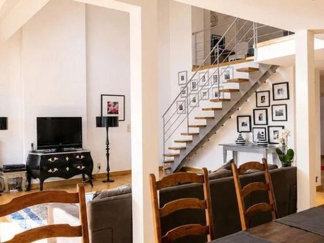 Penthouse te huur in Sint Gillis voor € 3.400 met 3 slaapkamers
