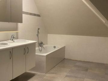 Penthouse te huur in Sleidinge voor € 680 met 1 slaapkamer