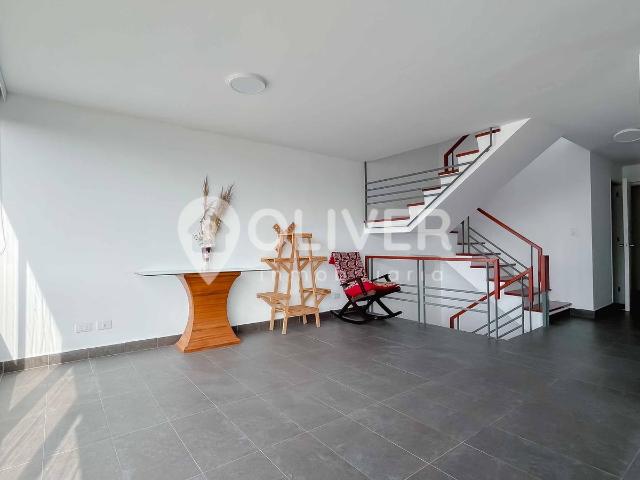 PENTHOUSE TRIPLEX SIN AMOBLAR CERCA DEL MALECÓN MIRAFLORES
