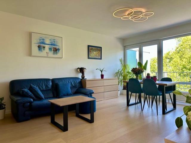 Penthouse une chambre avec terrasses de 12 et 22m²