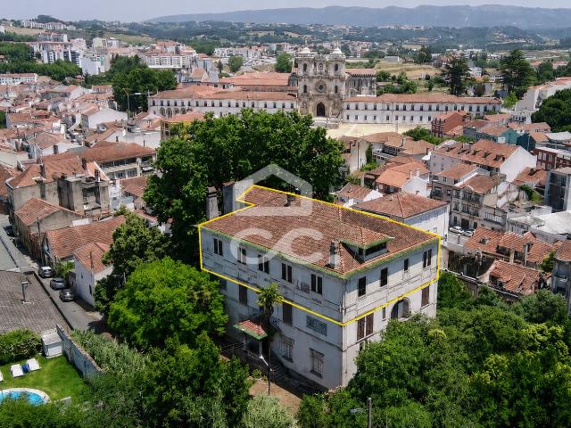 Penthouse única, terraço panorâmico e vista para o Mosteiro de Alcobaça