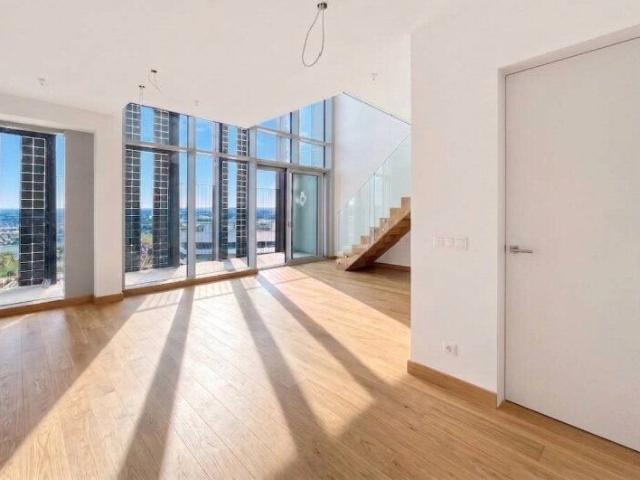 Penthouse über den Dächern Wiens Exklusives Wohnen im 51. Stock des DC2 Tower