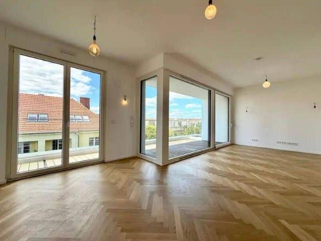 Penthouse über den Dächern Neuköllns| Terrasse| Pkw Stellplatz|Aufzug|Neubau 2021
