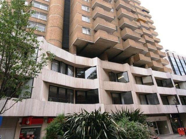 Penthouse, Vesage Court, a Leather. 1 bed flat to rent £2,448 pcm £565 pw