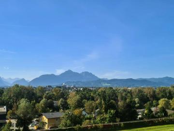 Penthouse Flair mit Panoramablick: Stilvolle 60 m² Dachgeschosswohnung in Bergheim