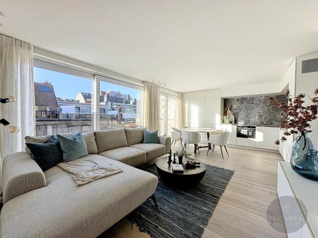 PENTHOUSE vlakbij ZEEDIJK met RUIME TERRASSEN
