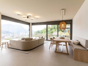 Penthouse zu verkaufen in Lugano mit Terrasse, Garten und Seeblick