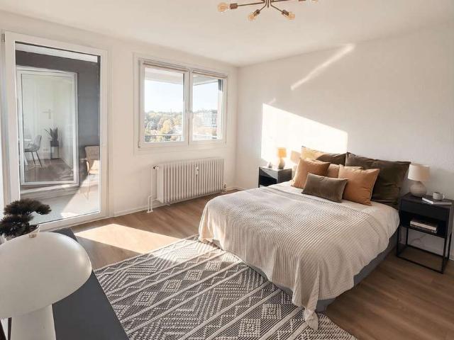 PENTHAUSFLAIR! Saniert & leerstehend mit Balkon & Keller!
